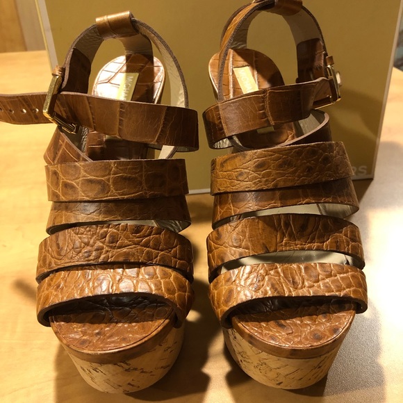 Michael Kors NEW in Box Sz 38 Croc Wedge - Picture 5 of 8